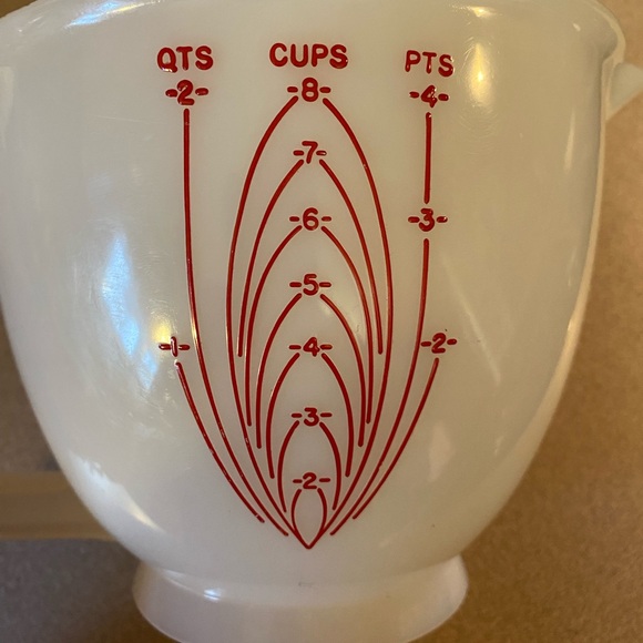 Vintage Tupperware Measuring Cup with Red Markings - Picture 10 of 10